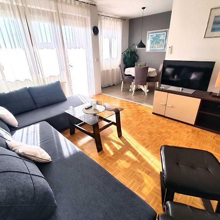 Lara'S Apartment 자다르 외부 사진