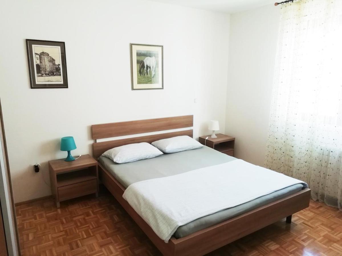 Lara'S Apartment 자다르 외부 사진